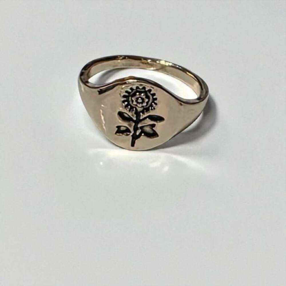 Gold Tone Floral Ring